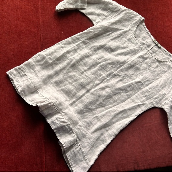 Elegant White Linen Blouse - Picture 7 of 8